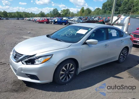 2017 Nissan Altima 2.5 Sv z USA, uszkodzony, nr VIN 1N4AL3AP0HC131258